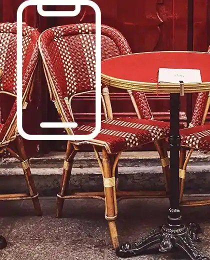 Une terrasse de bar dans l'est de Paris, le 20e