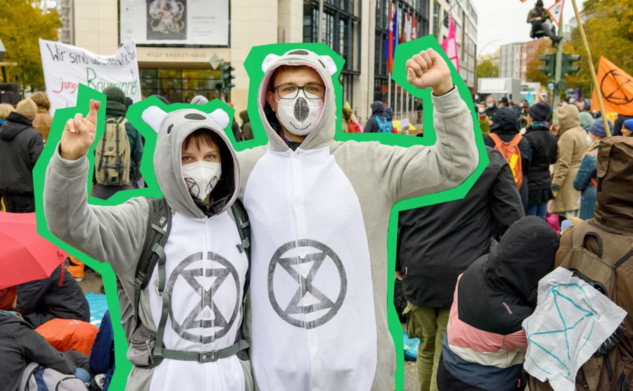 2 personnes déguisées en koala pendant une manifestation d'Extinction Rebellion à Berlin